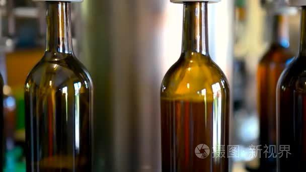 葡萄酒生产线厂视频- 00:061080p工厂生产线上未折叠的纸板箱视频- 00